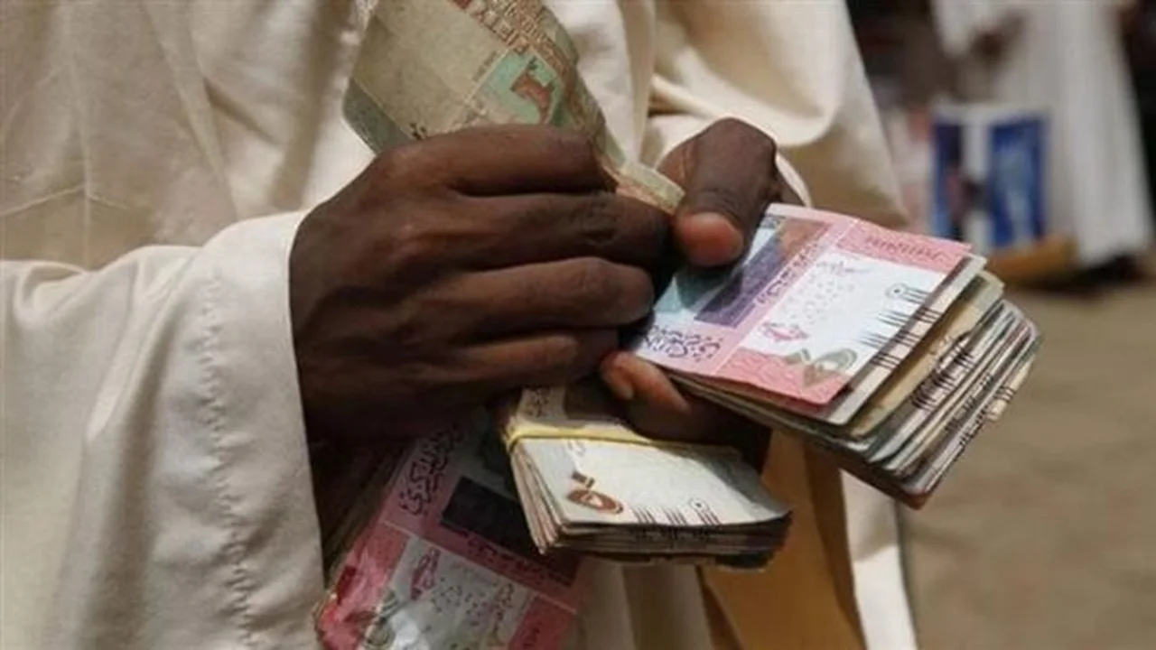 تحركات جديدة في سعر الدولار مقابل الجنيه داخل بنك السودان المركزي اليوم